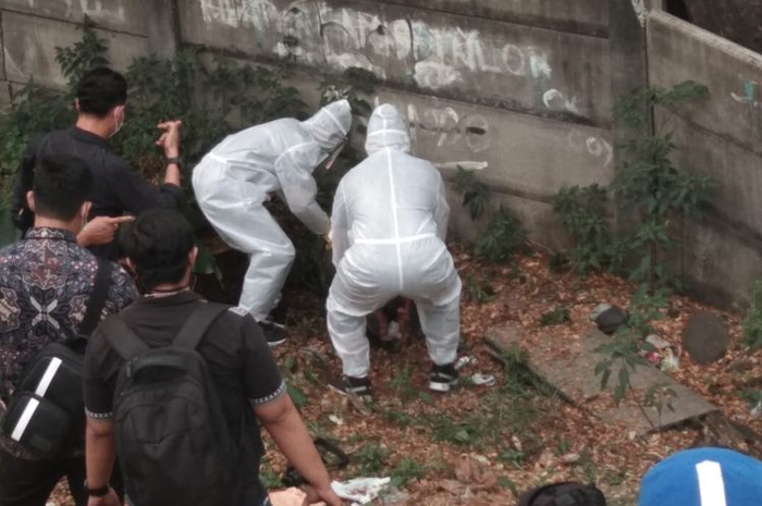 Wartawan Metro TV, Yodi Prabowo, ditemukan tewas di sisi jalan tol Jakarta Outer Ring Road West 2 (JORR W2), Ulujami, Pesanggrahan, Jakarta Selatan pada Jumat (10/7/2020)