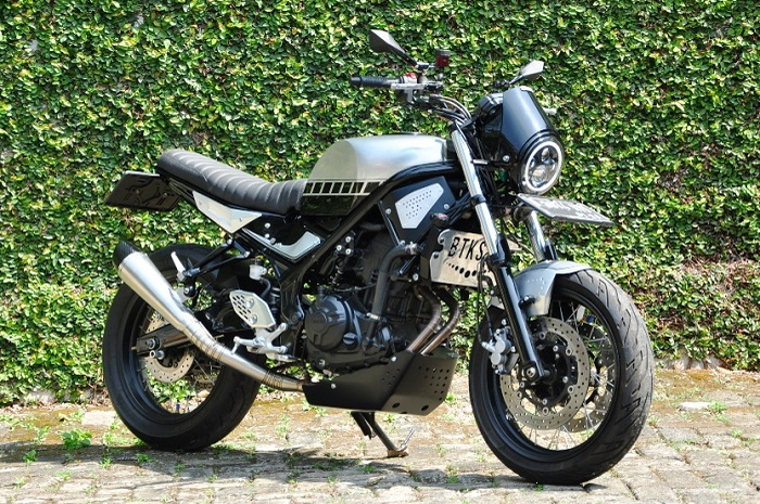 Modifikasi Yamaha MT-25 berubah jadi retro sport XSR250, garapan Batakastem
