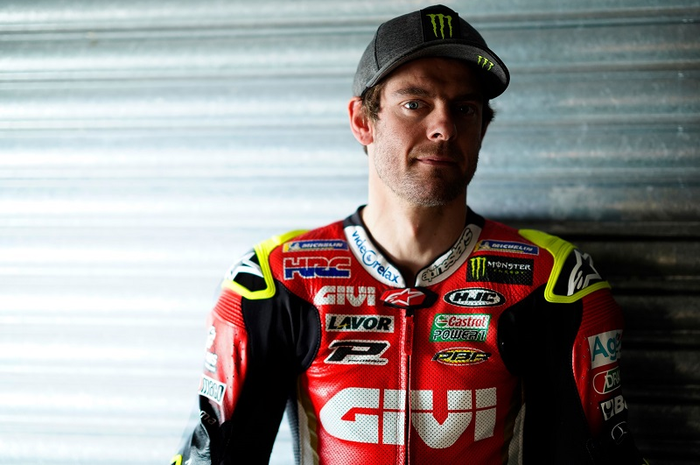 Pembalap tim LCR Honda, Cal Crutchlow terlihat tetap tenang meskipun telah 'dibuang' oleh Honda Racing Corporation (HRC).