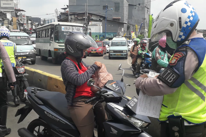 Ilustrasi. Tilang kembali diberlakukan meski masih PSBB