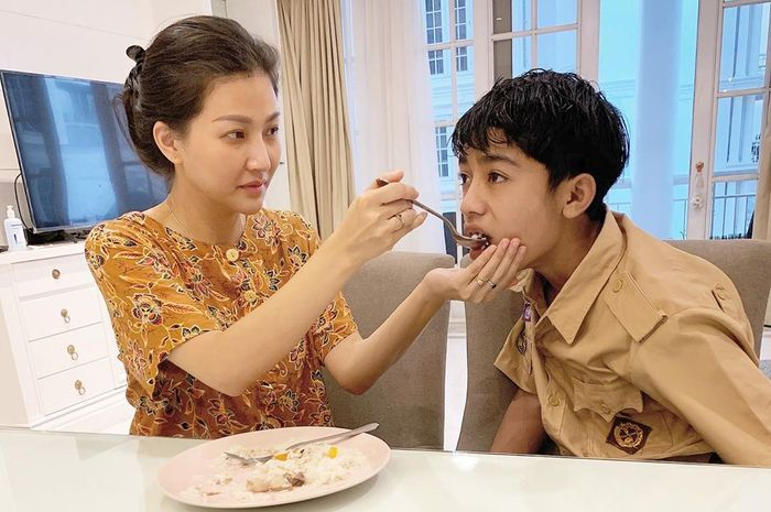 Sarwendah dan Betrand Peto 