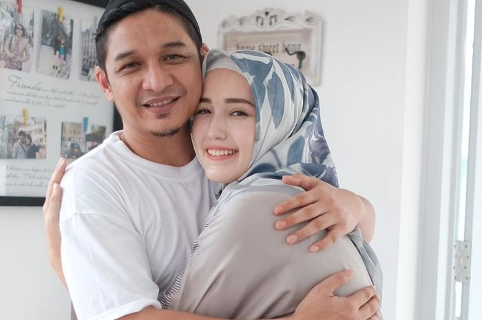 Pasha Ungu dan istri