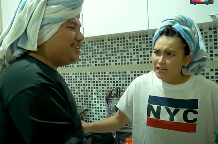 Penampakan WC beranak di rumah Ayu Ting Ting bikin Keanu garuk-garuk kepala