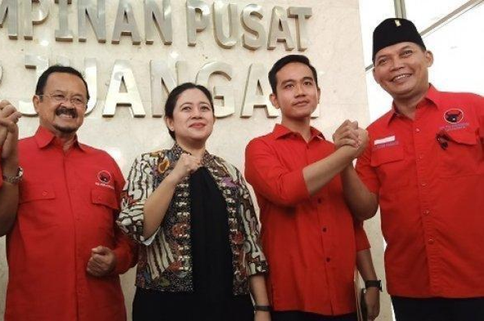 Ketua DPP PDI-P, Bambang Wuryanto, sekaligus Ketua DPR RI, Puan Maharani. bersama tiga bakal calon kepala daerah Solo, Achmad Purnomo, Gibran Rakabuming dan Teguh Prakosa, Senin (10/2/2020). 