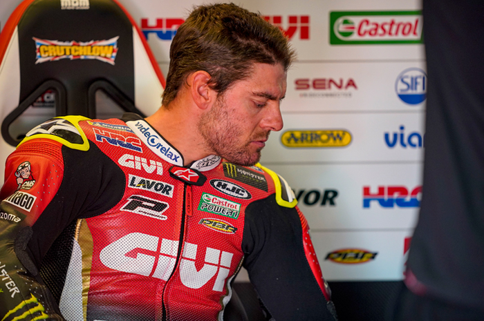 Bikin merinding, pembalap LCR Honda, Cal Crutchlow mengunggah postingan video saat operasi pada otot tangannya.