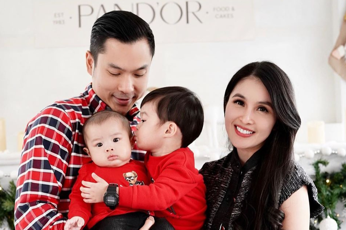 Keluarga Sandra Dewi dan Harvey Moeis
