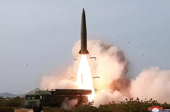 Korea Utara diketahui kembangkan senjata yang bisa mengancam Amerika, bahkan amerika kepanasan dan minta bantuan Israel tetapi ditolak.