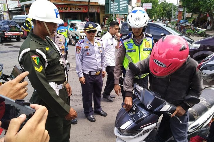 Ilustrasi razia polisi