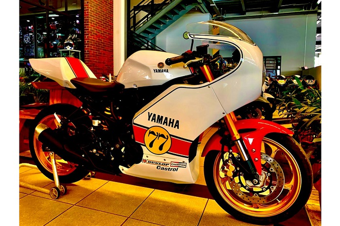 Yamaha R25 Retro pakai paket body kit dari Rey Racing Speed Shop