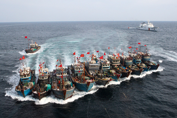 Sungguh lucu lokasinya sagat jauh dari China kapal-kapal China ini tertangkap basah nylonong di lautan negara ini.