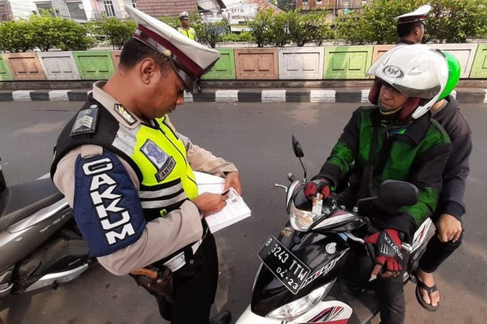 Razia Operasi Patuh juga dilakukan hunting 