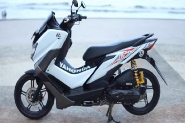 Kawin silang Yamaha NMAX dan Honda BeAT jadi Yahonda Beat MAX, begini proses bikinnya.