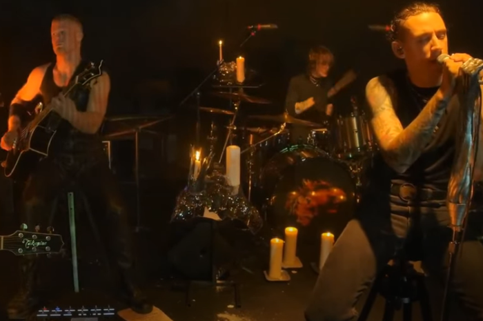 Code Orang di konser livestream 'Under The Skin'