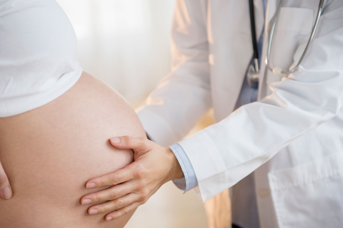 Untuk wanita yang sedang hamil saat pandemi Covid-19, wajib melakukan rapid test hingga screening tambahan di trimester 3.
