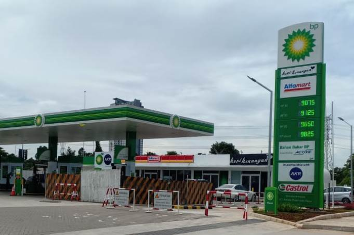 SPBU BP AKR, bp 95 dan bp Ultimate punya oktan yang sama tapi ada perbebedaan yang bikin mesin tetap bersih.
