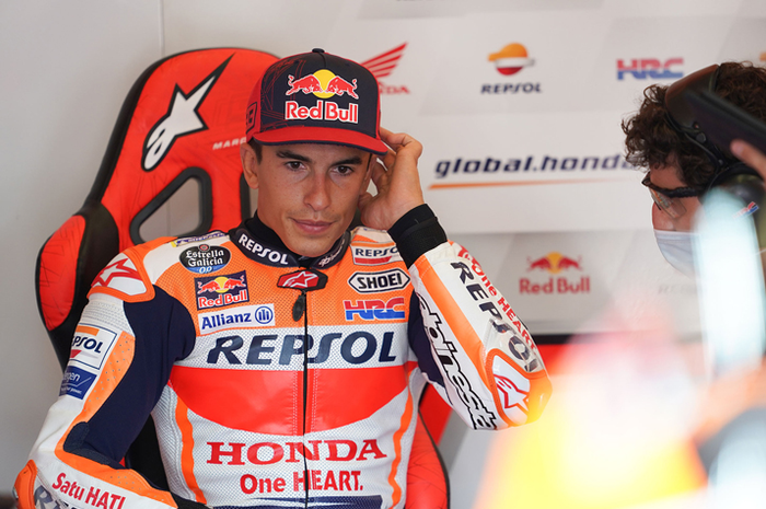 Marc Marquez dikabarkan gak cuma absen di MotoGP Ceko 2020, tapi juga kemungkinan MotoGP Austria dan Styria diberlangsung 3 ronde sekaligus dalam 3 pekan beruntun