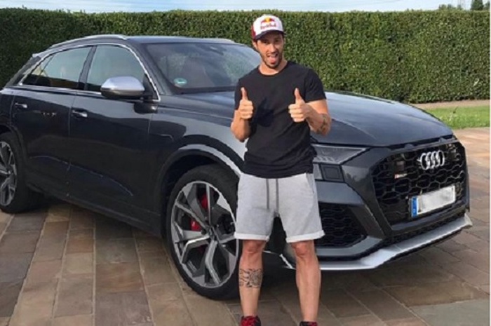 Jelang MotoGP Ceko 2020, pembalap MotoGP Andrea Dovizioso pamer mobil baru seharga Rp 1,6 Milyar.