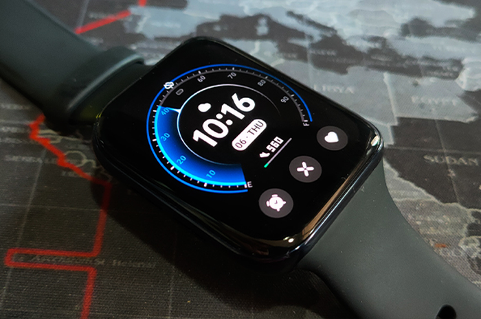 Layar melengkung Oppo Watch