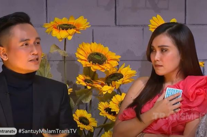 Ramal Jodoh Masa Depan Ayu Ting Ting, Denny Darko Malah Ungkap Hal Mengejutkan: Disebelahnya Ada Seorang Anak Kecil
