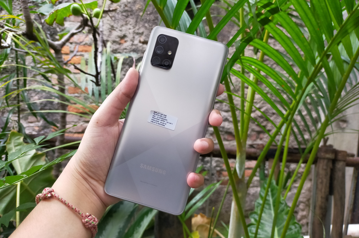 Samsung Galaxy A71 Hazel Crush Silver.
