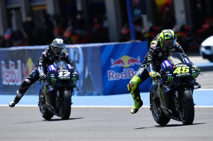 Maverick Vinales dan Valentino Rossi