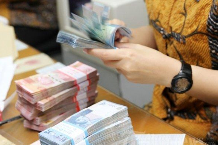Bikers Dapat Bantuan Uang Rp 2,4 Juta dari Pemerintah. Horee Saldo ATM Langsung Bertambah, Jokowi Luncurkan Program Subsidi Bantuan Rp 600 Ribu Hari Ini