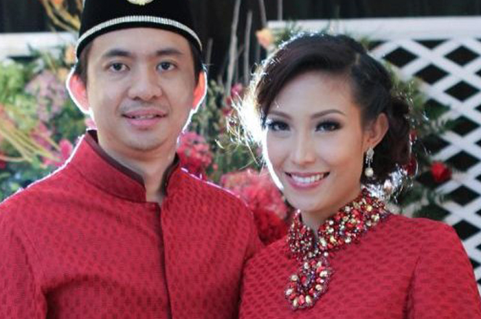 8 tahun nikah, ternyata rumah tangga Ayu Dewi dan Regi Datau nyaris bercerai dan terselamatkan karena hal ini