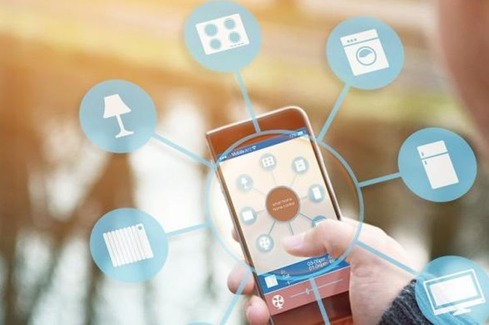 Ilustrasi transaksi online pakai HP. Pemerintah kota Tangerang siapkan program RW net, internet gratis buat UMKM, bisa dipakai jualan spare part online nih