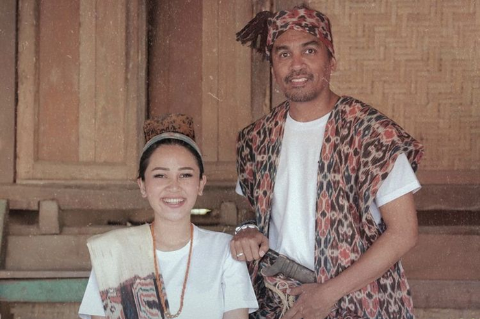 Mutia Ayu bersama mendiang Glenn Fredly