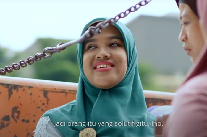 Sosok Bu Tejo, pemeran utama dalam film pendek 'Tilik'.