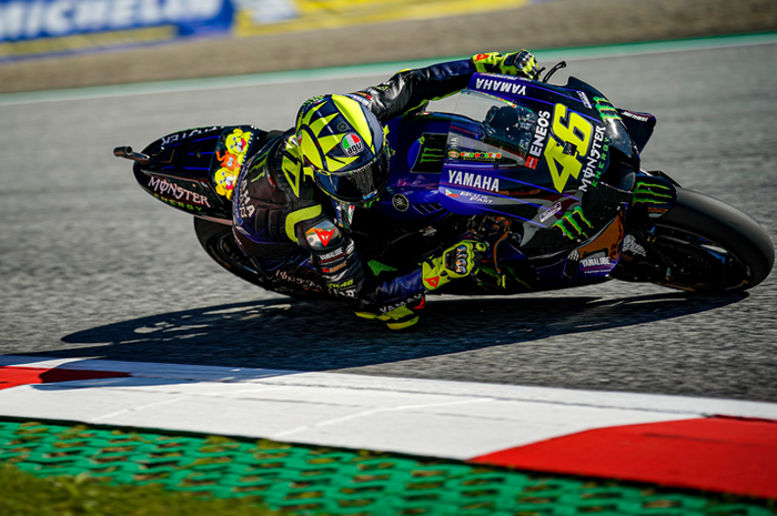 Terungkap, alasan Valentino Rossi jatuh di kualifikasi 1 (Q1) MotoGP Styria di tikungan 9 masih ada sisa licin akibat ceceran motor Moto3 Jaume Masia di kualifikasi Moto3 sebelumnya
