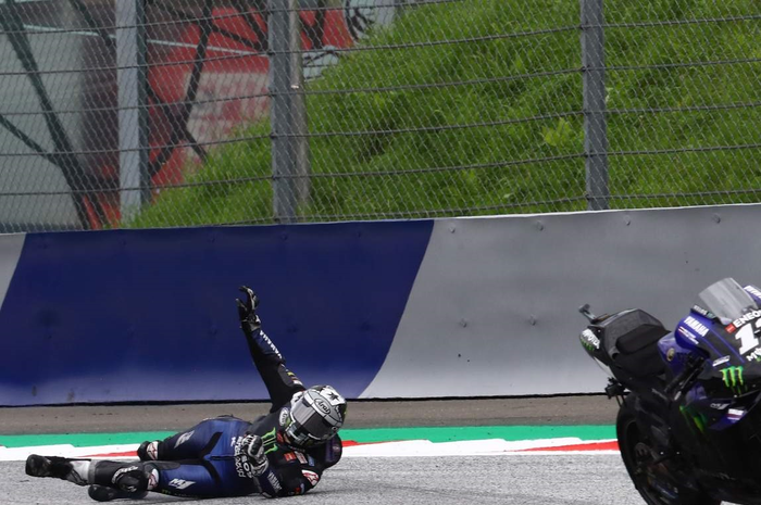 Direktur tim Yamaha, Massimo Meregalli ungkap alasan Maverick Vinales masih menggunakan rem standar di MotoGP Styria 2020.