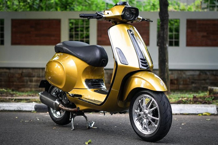 Modifikasi Vespa Sprint 150 spek sultan milik Reffy Maulana