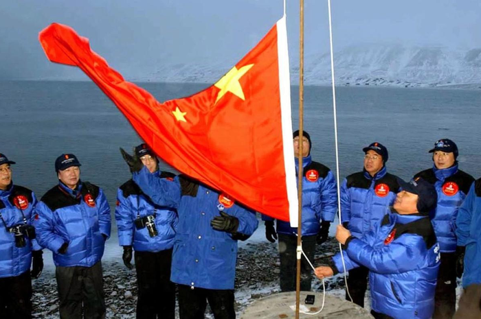 Pada 2018, sebuah badan pemerintah China merilis kebijakan Arktik China, yang menguraikan bagaimana BRI bisa dilakukan di Arktik.