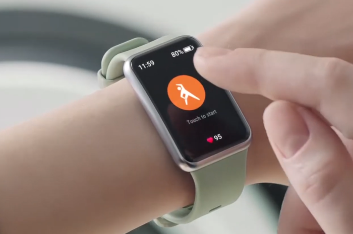 Perangkat Huawei WatchFit yang baru diluncurkan di Indonesia pada hari Selasa (1/9).
