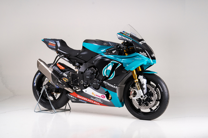 Motor Replika YZF-R1 Petronas Yamaha, nunggu tahun depan terus didandani ala motor Valentino Rossi, jadi deh replikas YZF-R1 Petronas Yamaha Valentino Rossi. 