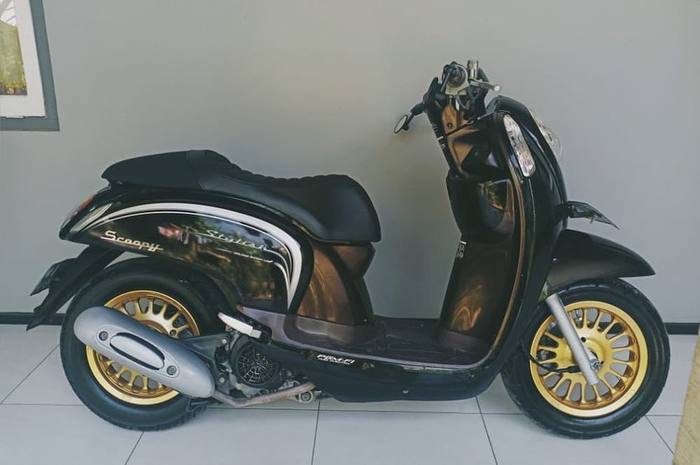 Kisaran 3 jutaan untuk modifikasi Honda Scoopy bertampang ala skutik cafe racer.