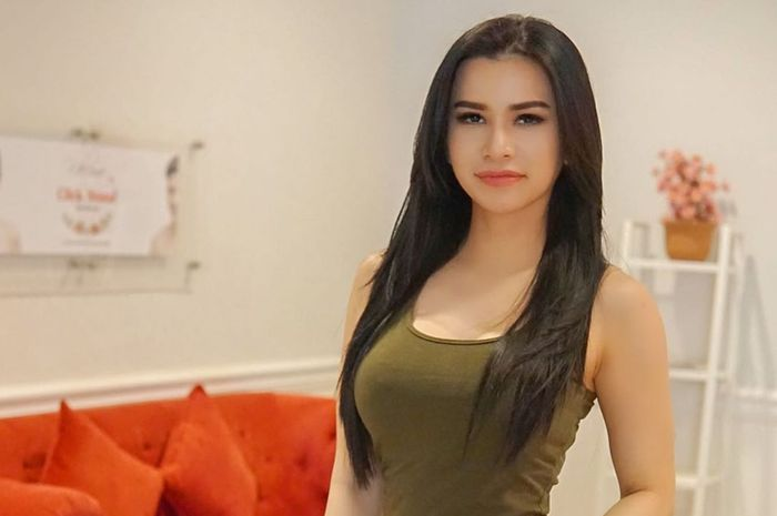 Maria Vania 