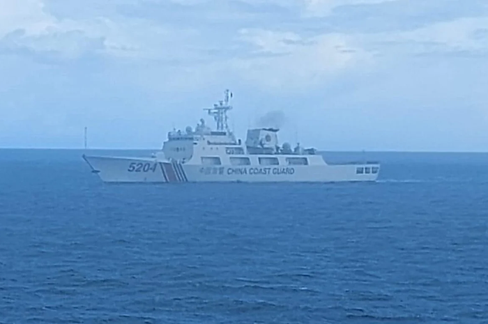 Insiden itu terjadi di dekat Kabupaten Natuna, kepulauan yang merupakan satu di antara 272 pulau di Laut China Selatan.