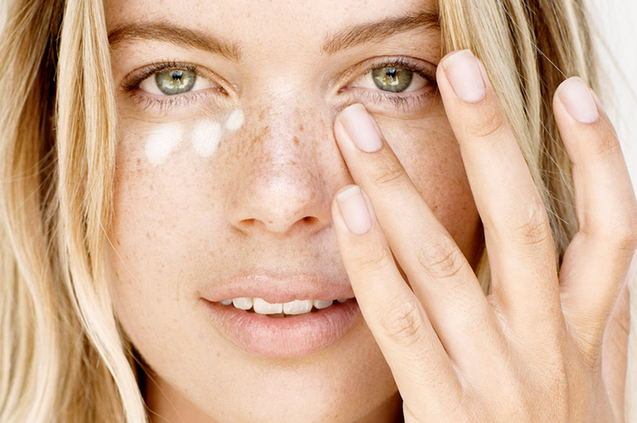 Tips memakai eye cream