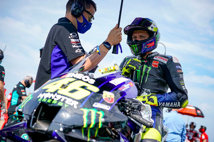 Coba Valentino Rossi tidak lakukan penggantian ban depan dari kompon medium jadi hard, mungkin hasilnya bisa finis di MotoGP Emilia Romagna 2020, (20/9/2020)