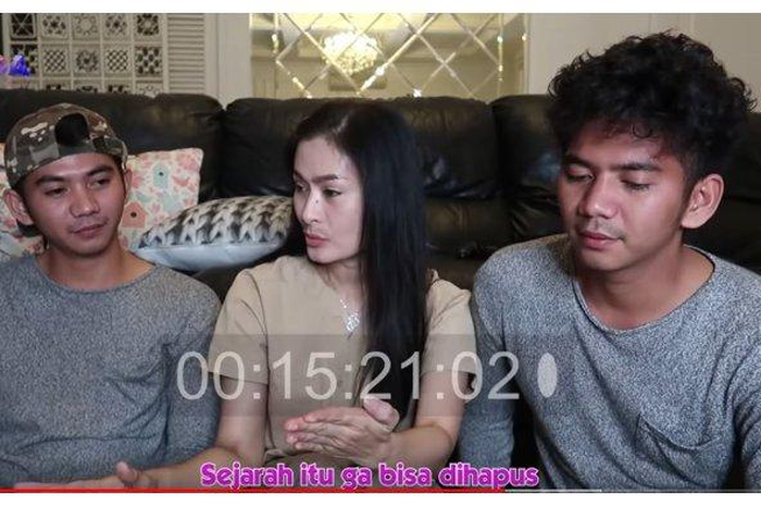 Iis Dahlia, Rizki dan Ridho dalam kanal YouTube Isda Family, Jumat (25/9/2020). Iis Dahlia sebut Rizki anggap Lesti sebagai adik. 