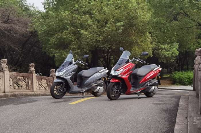 Tampang depan mirip Honda PCX, ada fitur keyless serta irit bensin motor matic saingan Yamaha NMAX siap meluncur.