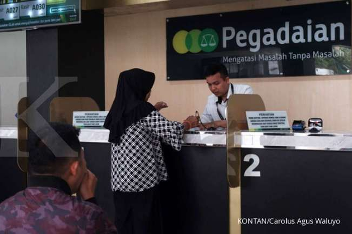 Ilustrasi tukar sampah dengan emas