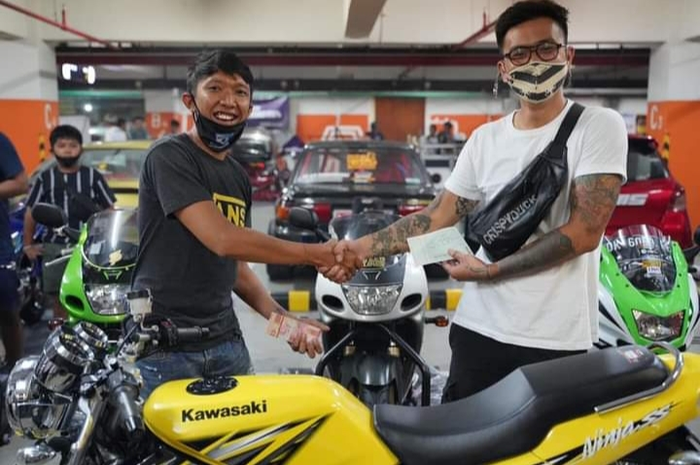 Kawasaki Ninja 150 2-Tak laku seharga Kijang Innova, apa iya? Nih buktinya.