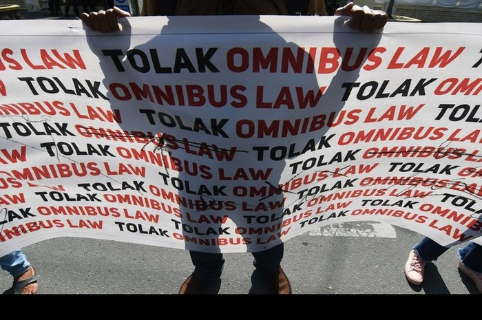 Tolak Omnibus Law