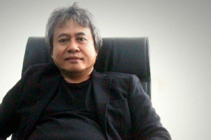 Rustam Effendy, gitaris band rock progresif Montecristo