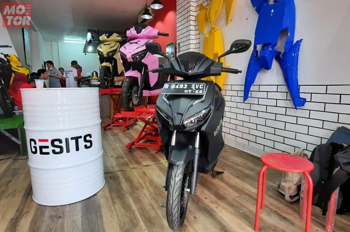 Beli motor listrik subsidi Rp 7 juta bisa kredit dengan DP 0 persen dan tenor 5 tahun.