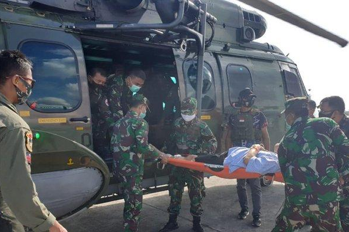 Dua anggota Tim Gabungan Pencari Fakta (TGPF) yang tertembak di Intan Jaya saat melakukan investigasi terkait penembakan pendeta Yeremias Zanambani, Sabtu (10/10/2020) dievakuasi ke Jakarta.
