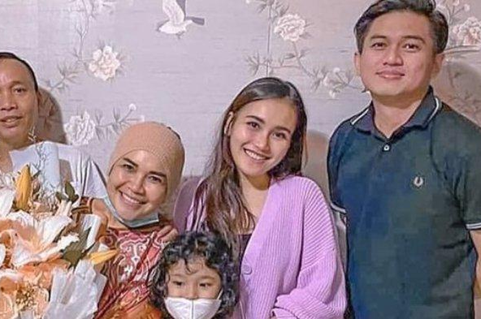 Umi Kulsum ungkap perilaku calon Ayu Ting Ting pada Bilqis